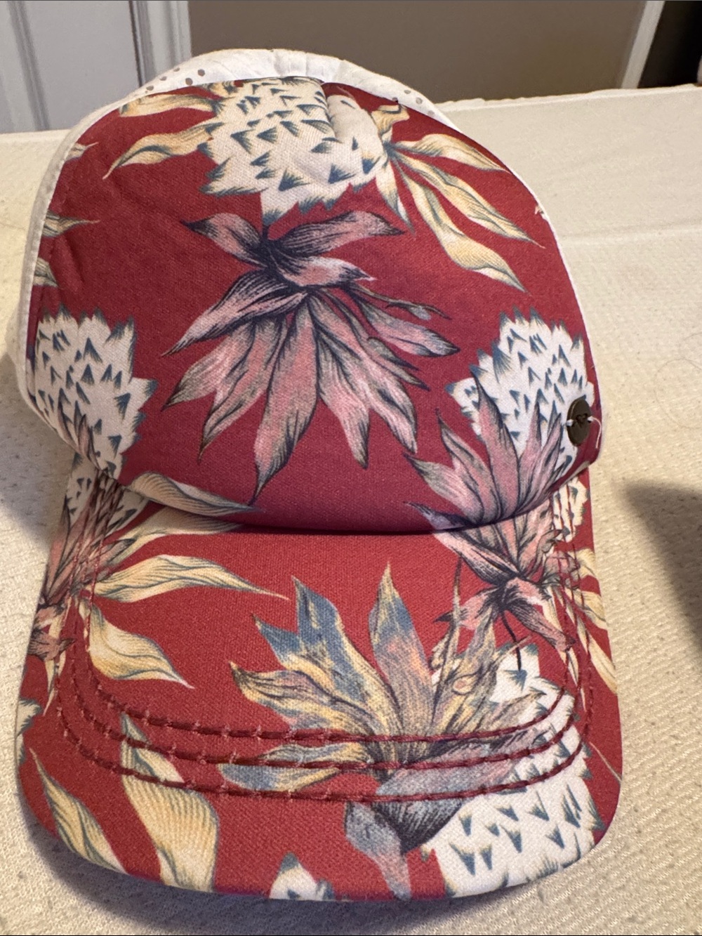 NWOT Roxy adjustable hat
